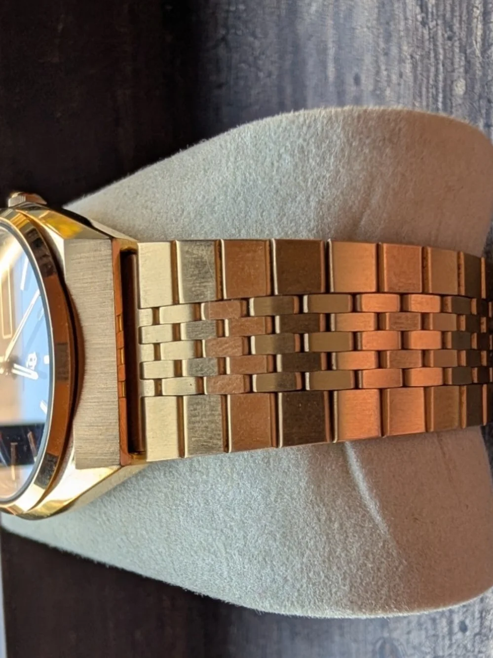 Vintage Citizen Quartz 1980s Near Mint Running